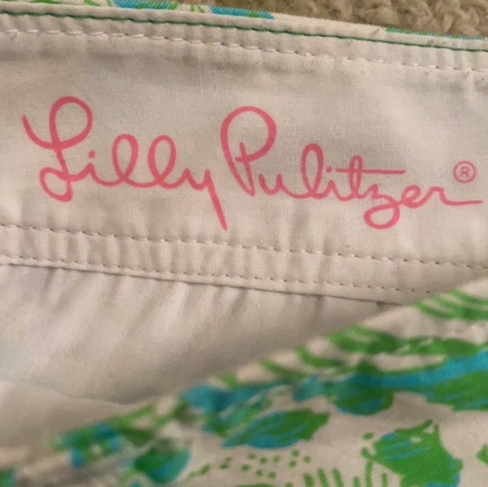 Lilly Pulitzer Green and Blue  Shorts Vibrant Tropical Print In " It's A Zoo". - Picture 5 of 7